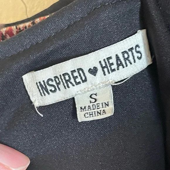 ✨ Fabulous Find! Inspired Hearts Black & White Sweater Dress - Size Small ✨ - Picture 7 of 7